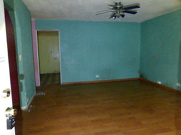 3rd image of 2959 Wilshire Ave