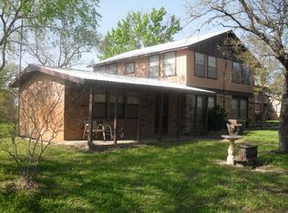 17 Burns Rd, Luling, TX 78648