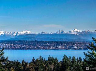 1939 E Crescent Drive, Seattle, WA