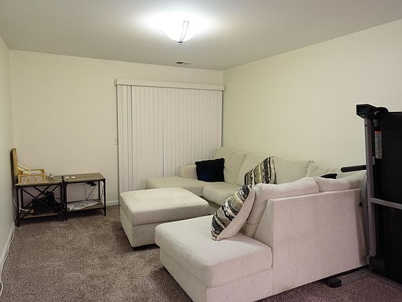 3rd image of 33541 Pondview Cir