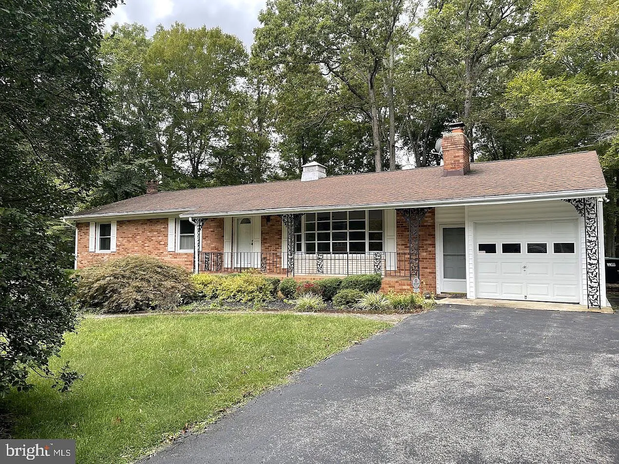 5255 Carmelite Dr photo 1