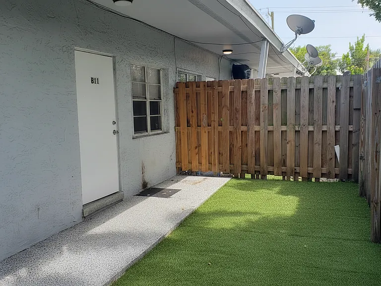 1600 Center St #B11 — Photo 22