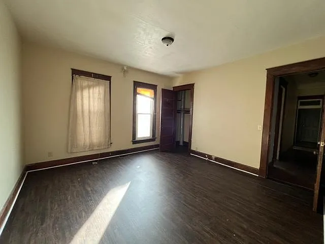 5 bed, 2.5 bath, 3336 sqft, $1,800 — Photo 4