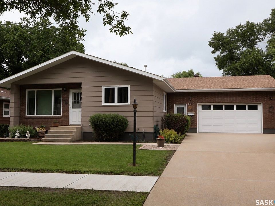 1st image of 407 7th Avenue E