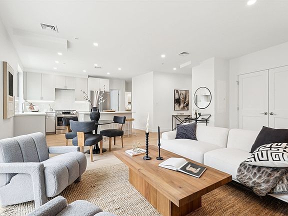 5th image of 256 Dorchester St #301
