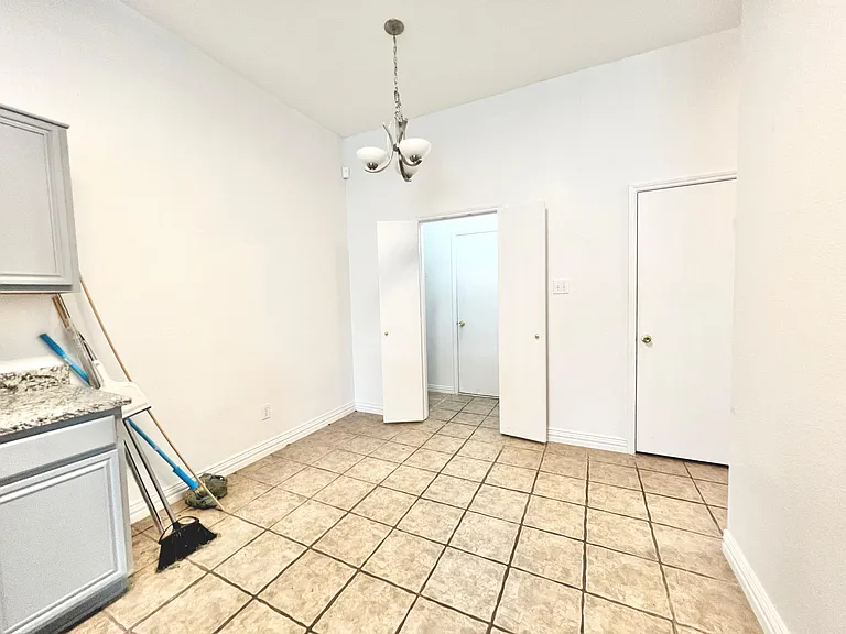 805 Edgehill Rd — Photo 5
