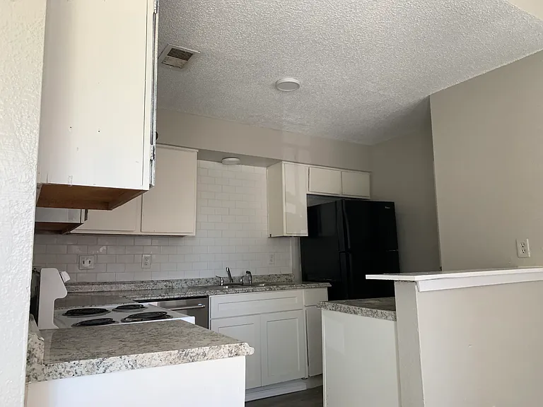 6114 W Mount Houston Rd #C — Photo 3