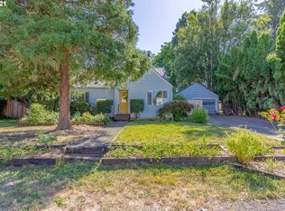 206 9th St, Dayton, OR 97114