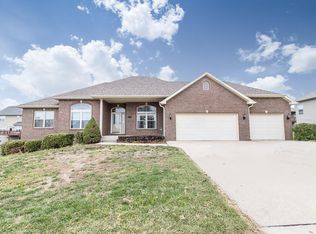 5703 Redwing Dr, Columbia, MO 65202