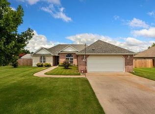 610 Herron St, Prairie Grove, AR 72753