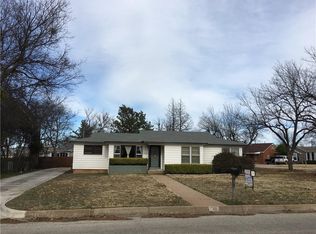 1009 Hillcrest Dr, Graham, TX 76450