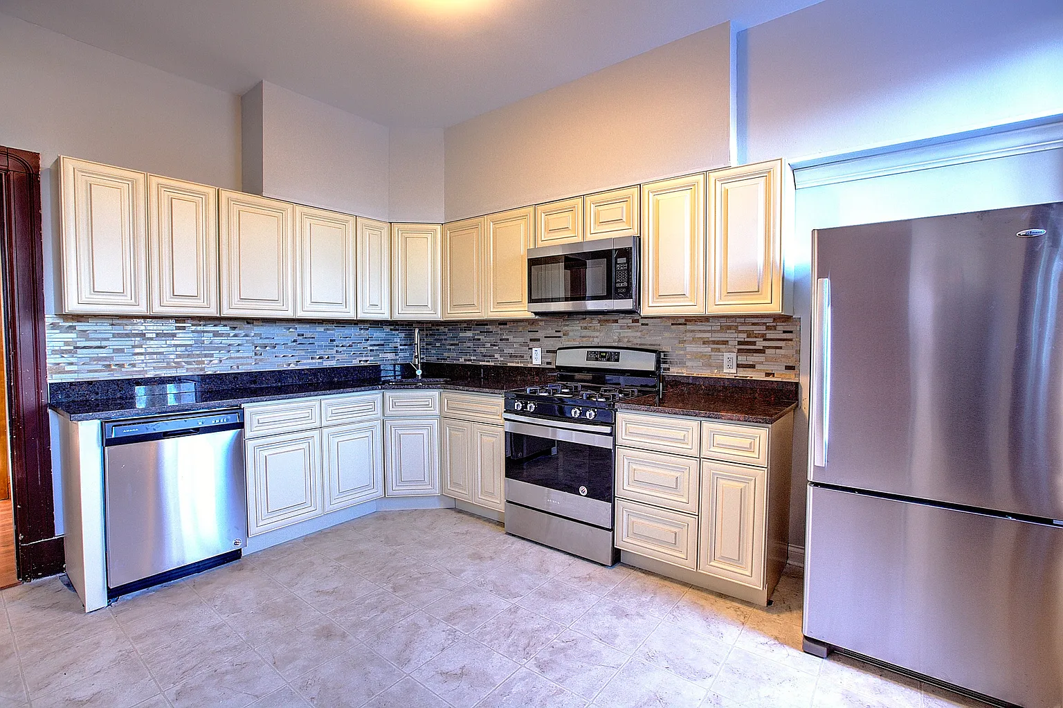2608 S Compton Ave photo 1