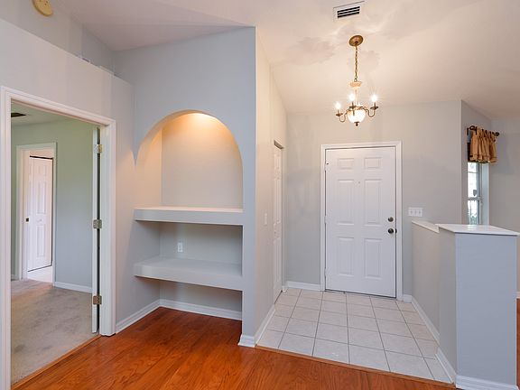 5th image of 7636 SW 51st Blvd