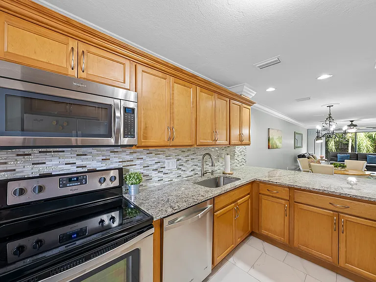 5312 Treetops Dr #H-102 — Photo 8