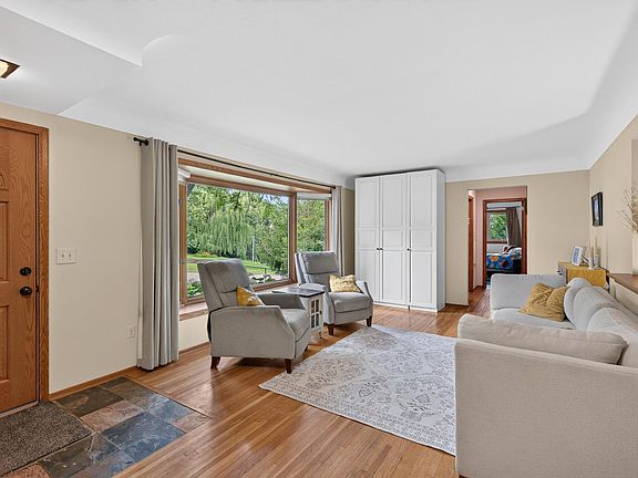 3rd image of 14905 Orchard Dr
