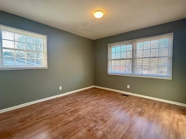 4 bed, 1364 sqft, $1,850 — Photo 4