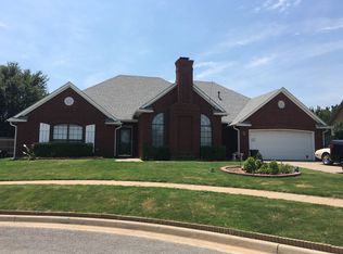 6804 NW Crestwood Dr, Lawton, OK 73505