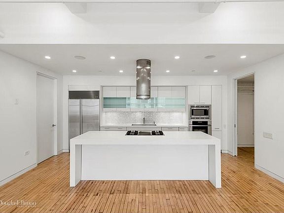4th image of 144 W 27th St Rm 8