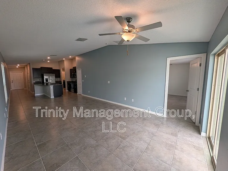 367 Argyll Dr — Photo 12
