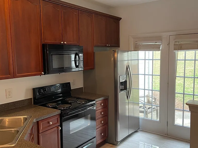 2692 Cedar Dr — Photo 3