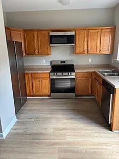 2 bed, 2.5 bath, 1100 sqft, $1,700 — Photo 3