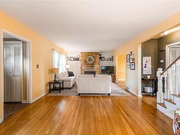 3rd image of 1517 Rockland Ave