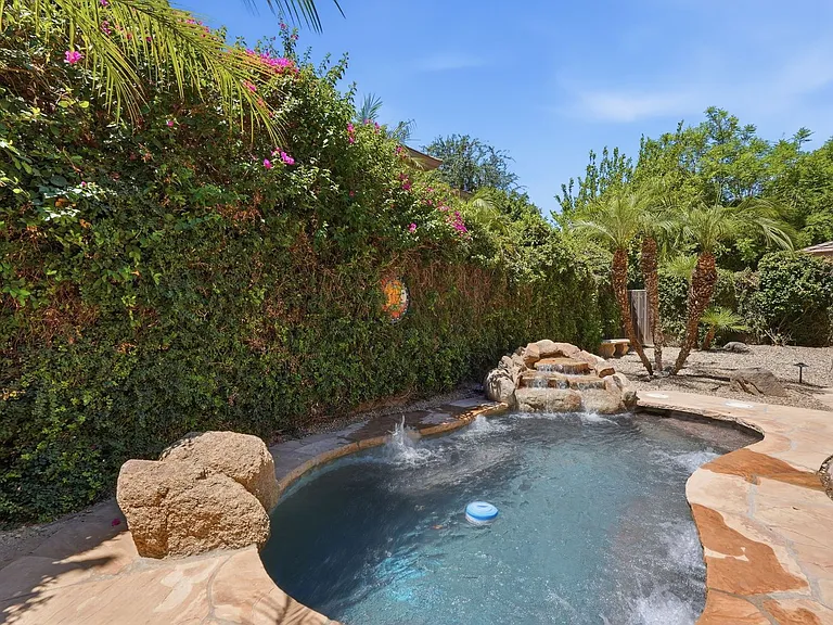 7369 E Del Acero Dr — Photo 4