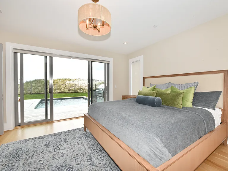 451 Dune Rd — Photo 17