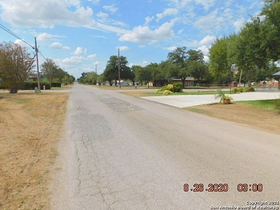 3rd image of 704 Cantrell Ave #A