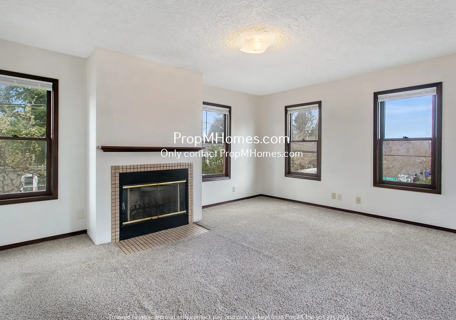 1102 SE Umatilla Street — Photo 2