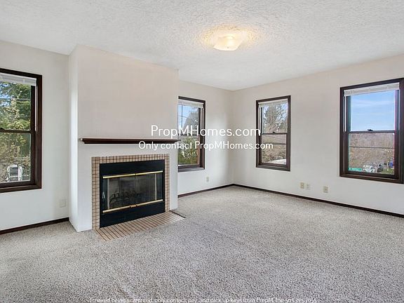 2nd image of 1102 SE Umatilla St APT 3