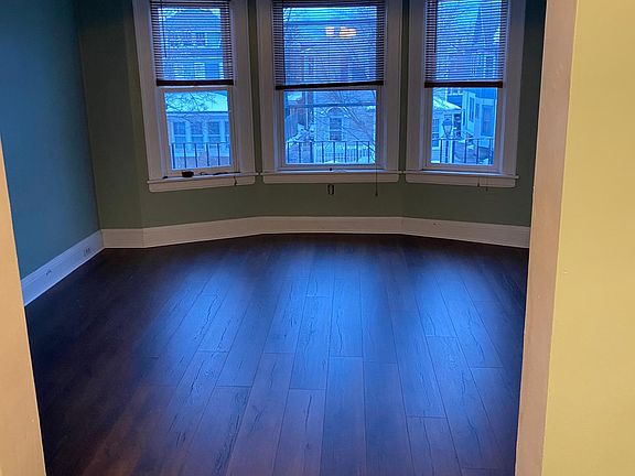 4th image of 59 W Hazeltine Ave #2