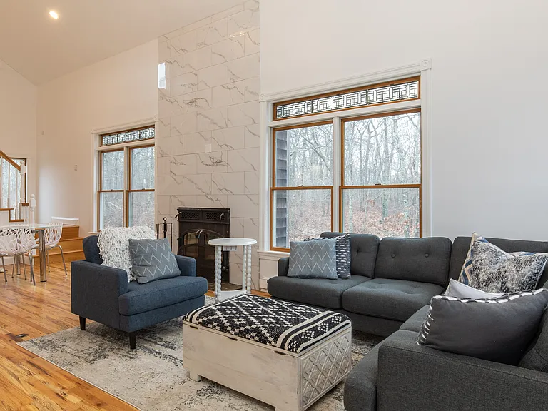 242 N Magee St — Photo 7