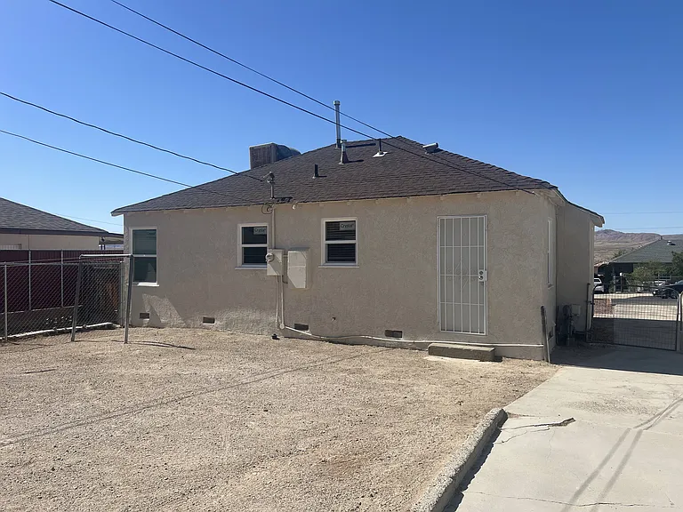 950 Flora St — Photo 21