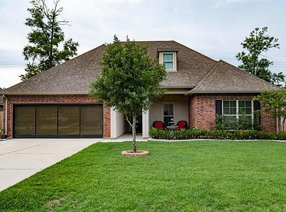 3rd image of 832 Woodsprings Ct