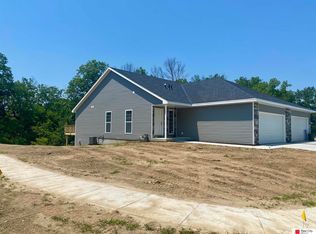 6519 Maple View Ct, Lincoln, NE 68512