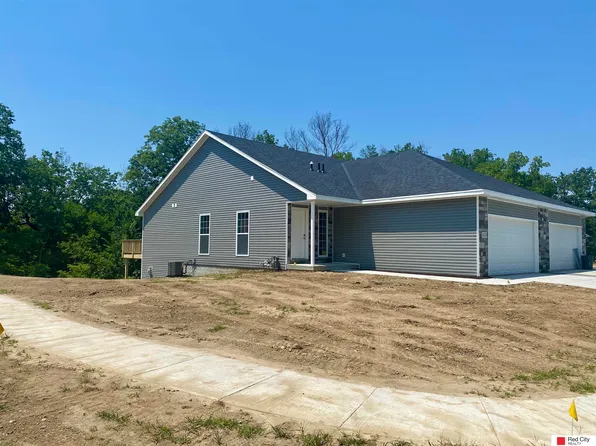 6519 Maple View Ct, Lincoln, NE 68512