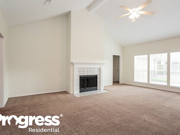 3rd image of 4427 W Thunderwood Cir