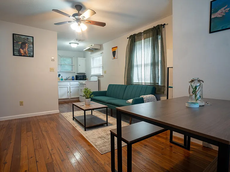 712 Hillcrest St — Photo 3