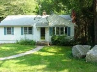 14 Vernon St, Hamden, CT 06518