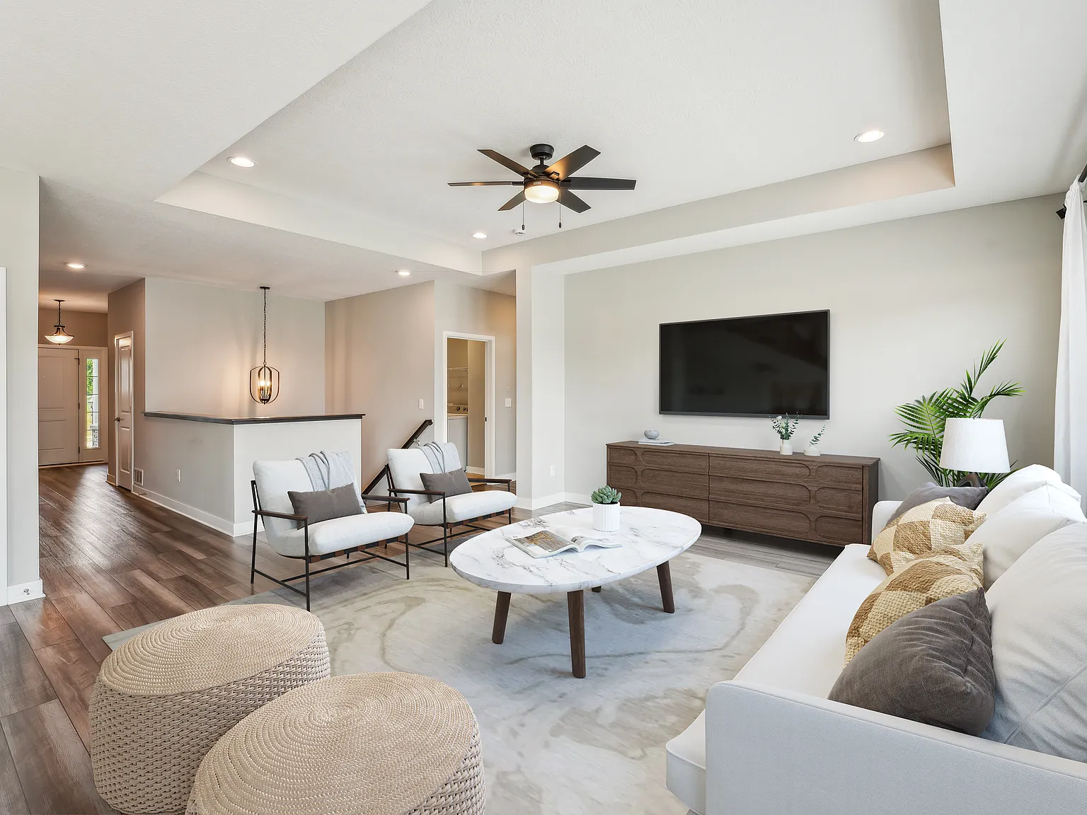 3 bed, 1500 sqft, $3,200 — Photo 2