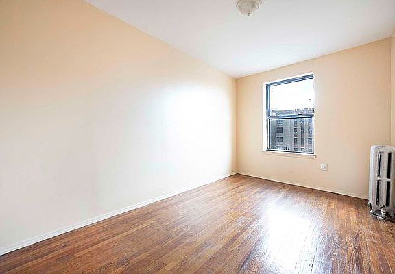 3rd image of 407 E 160th St #16C