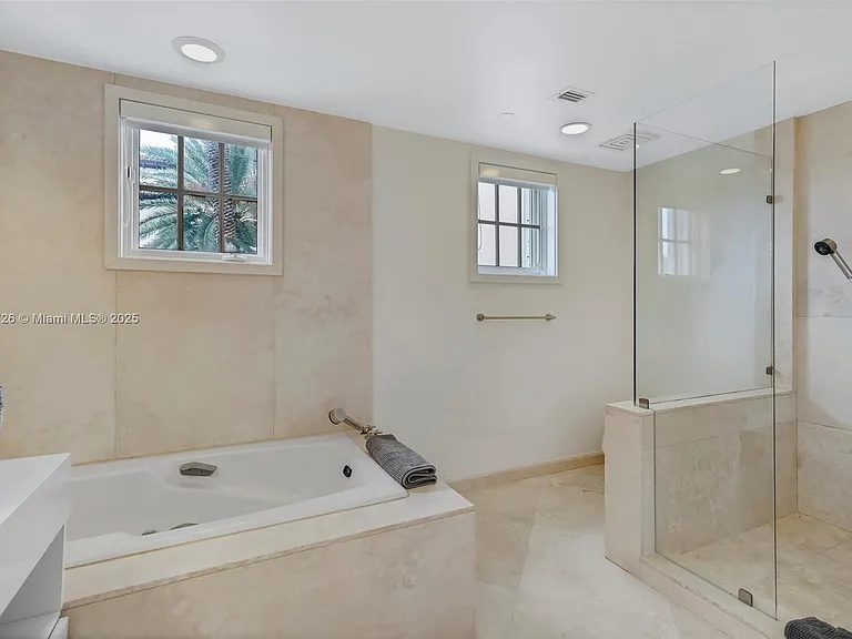 19227 Fisher Island Dr #19227 — Photo 5