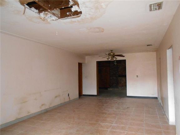 2nd image of 2635 NE 205th St