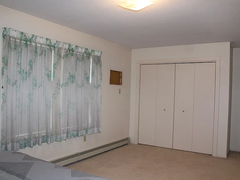 600 E 21st St #1 — Photo 7