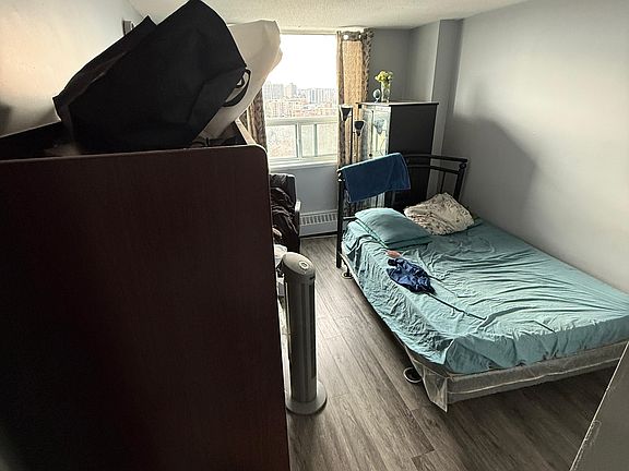 4th image of 180 Markham Rd #1703