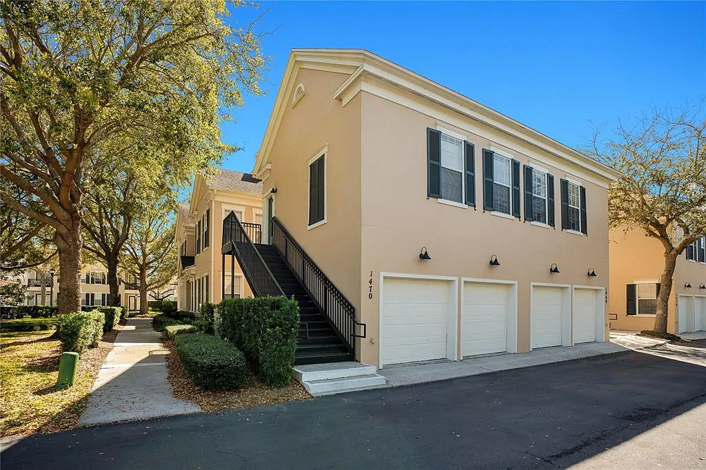 Studio, 1.0 bath, 624 sqft, $1,900 — Photo 3