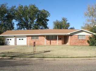 2802 W 16th St, Plainview, TX 79072