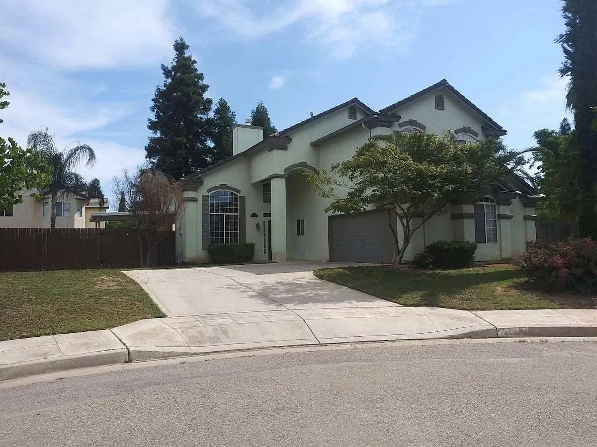 3 bed, 2.5 bath, 1801 sqft, $3,400 — Photo 1
