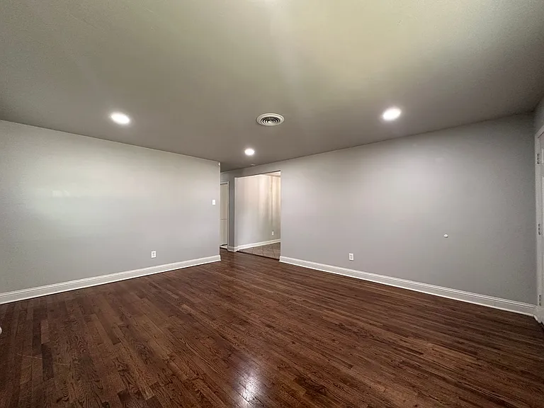 5315 23rd St — Photo 2